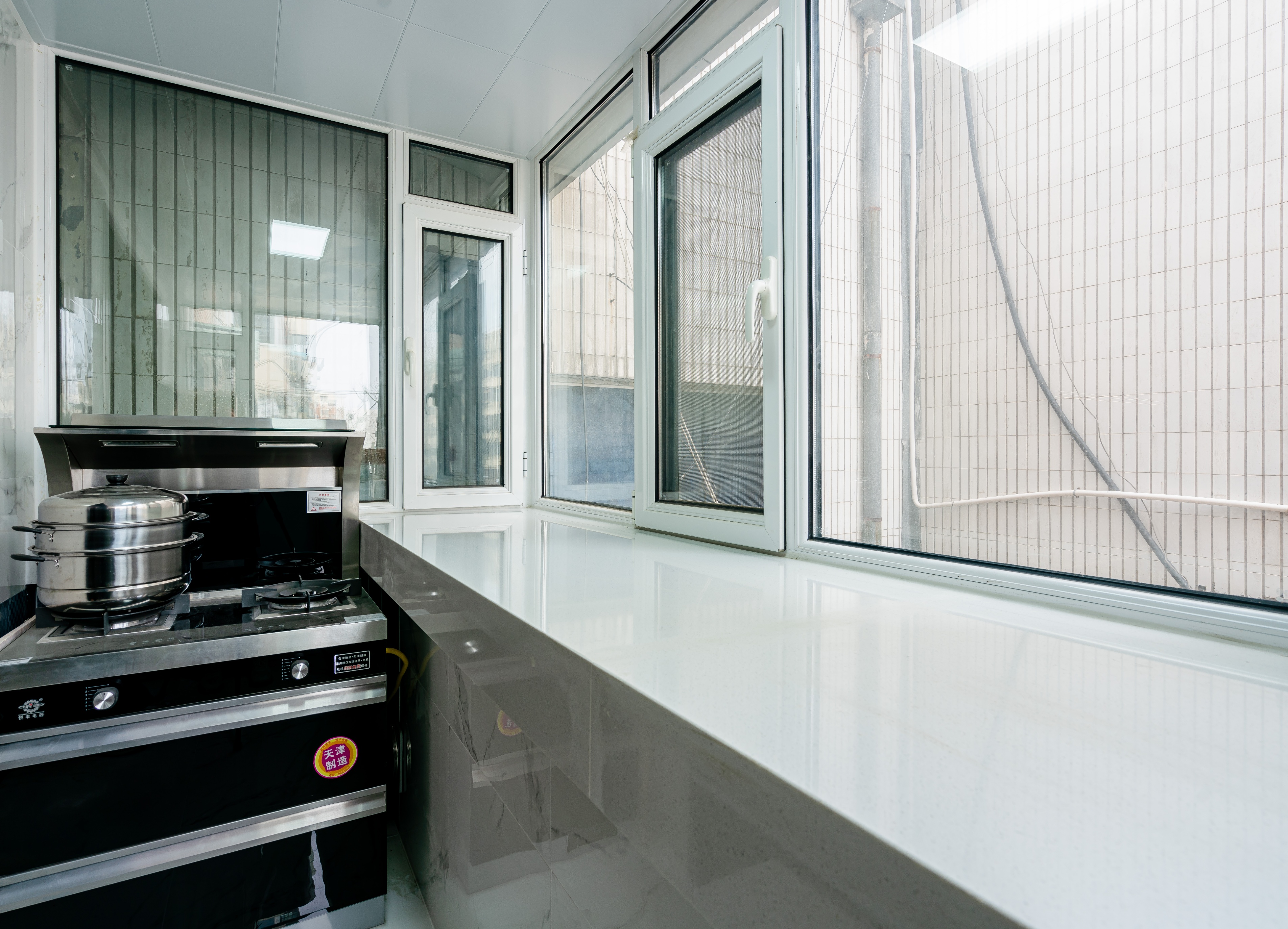 20年老房蜕变重生，为60+老夫妇打造黑白前卫家居