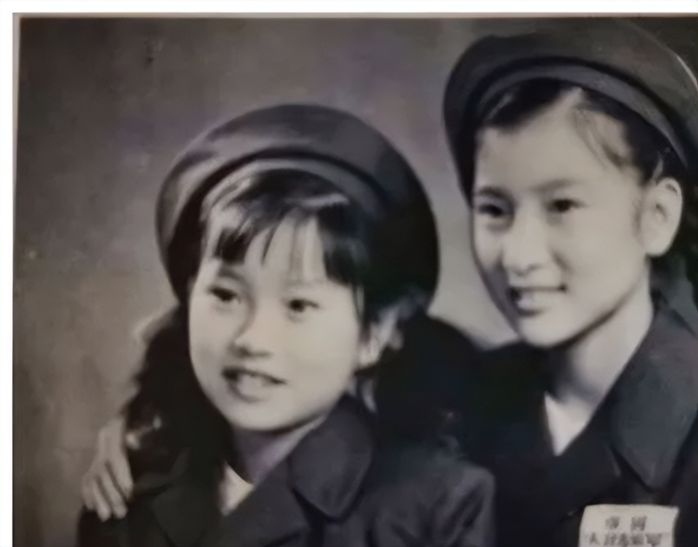 赴朝最年轻的志愿军姐妹花：姐姐10岁，妹妹8岁，她们经历了什么