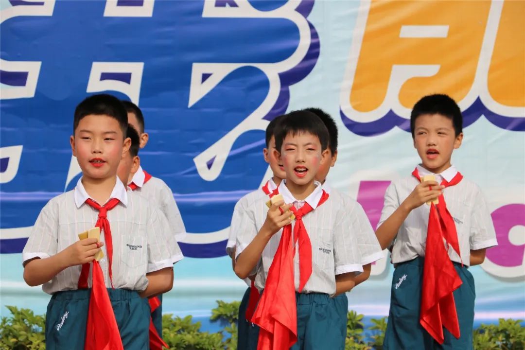 不负耕耘 拥抱收获｜记实小外国语学校满天星中队升旗仪式班级展示