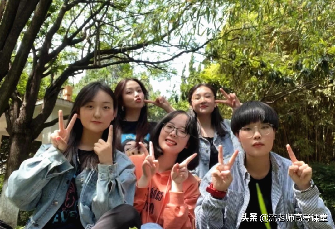 真优秀！云南一大学，全班25人，18人成功考研“上岸”，令人称赞