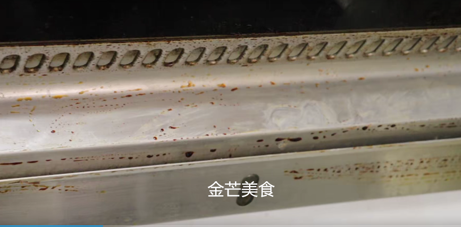 肥皂放在油烟机上涂一涂，效果这么厉害，我也是刚学会，涨知识了