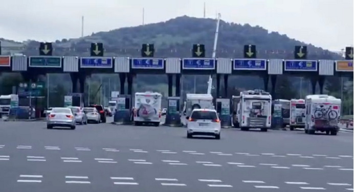 駕依維柯房車看世界，游山玩水更輕松