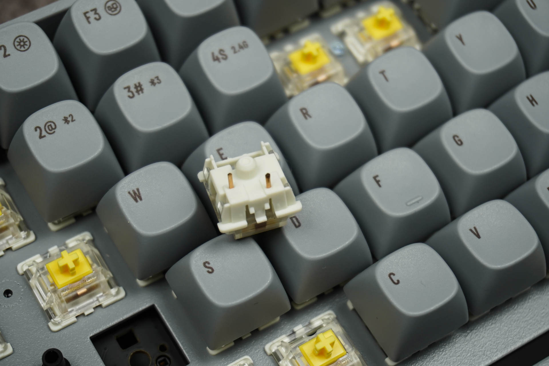 这次全面精彩！Lofree洛斐小翘百键“水泥灰”键盘深度体验