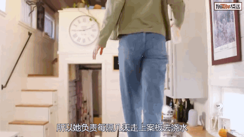 单身妈妈舍弃豪宅、花100万买拖车改成loft，44㎡还带浴缸壁炉