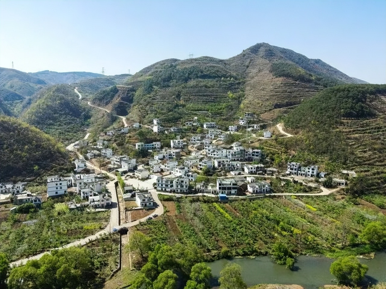 云南昭通昭阳乐德古村：山窝里的幸福馨居