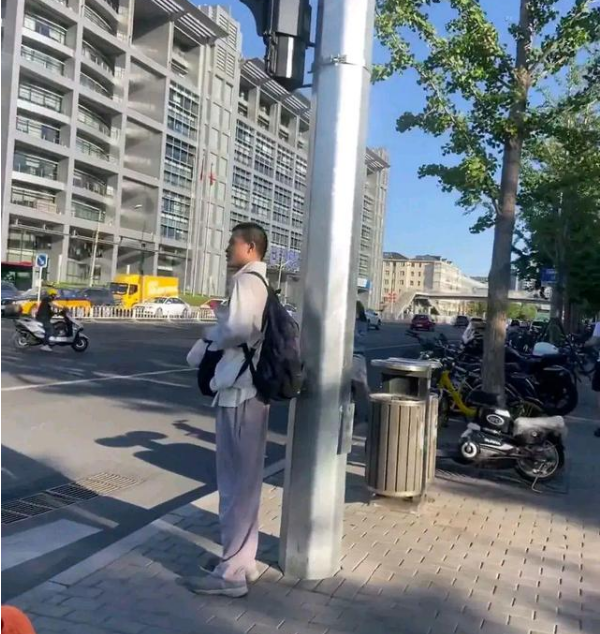 北大韦东奕坦言，自己讲得不太好中期还有退课的，还谦虚总结原因