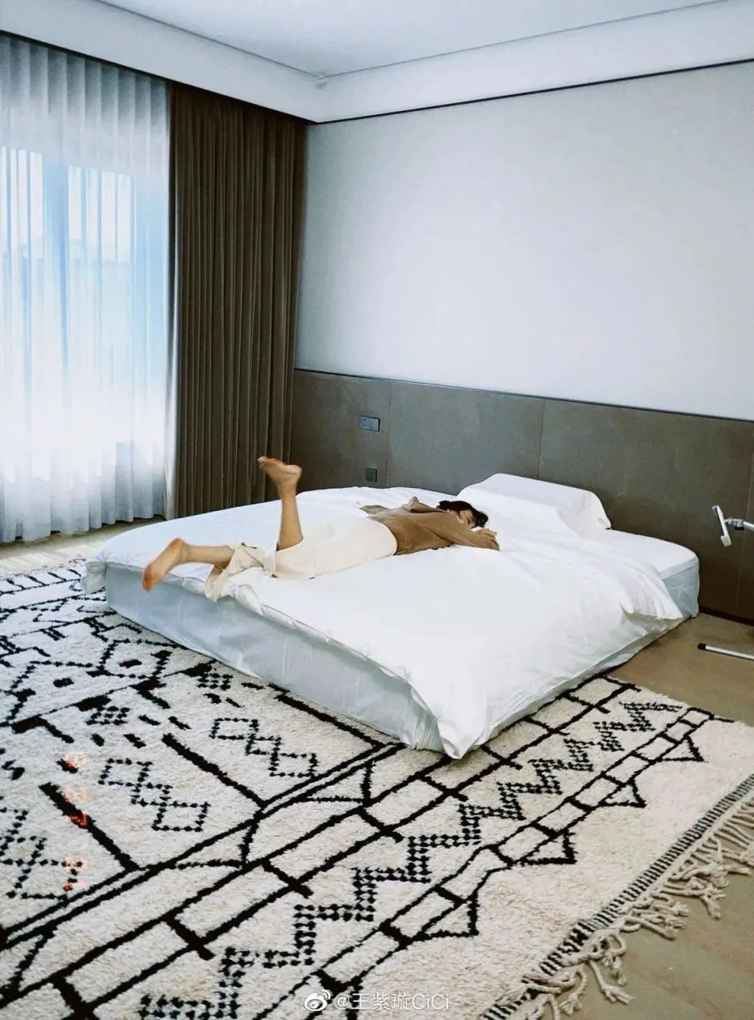 陈伟霆的镜子、井柏然的香氛、刘雯的沙发，就是我的梦中情家