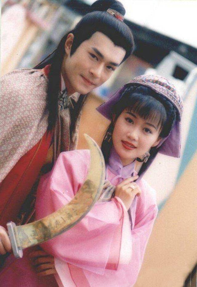 《圆月弯刀》黄花树下,不见不散的秦可情始终是丁鹏的执念