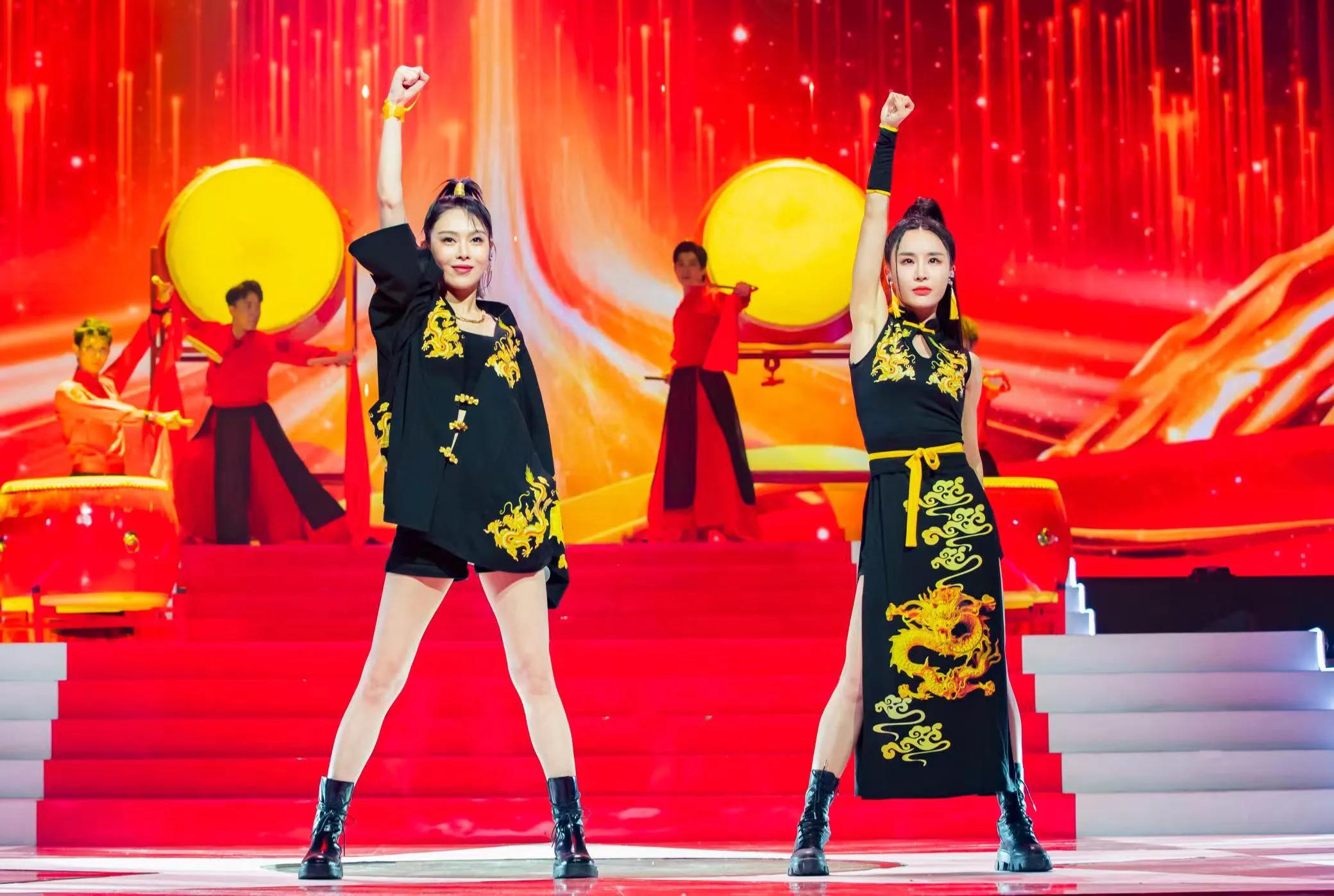 夏日之夜，火热开赛，《星光大道》夏赛季阶段赛闪亮开启