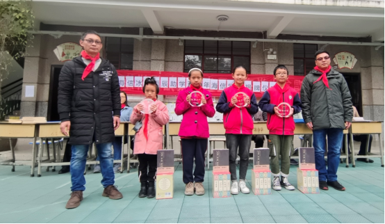 撒播爱的种子 海信真空冰箱.雨辰助学5周年启动