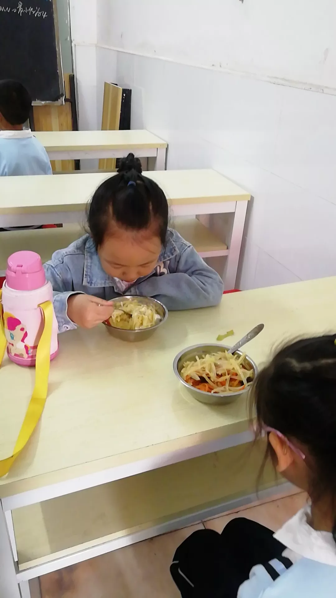 双减后培训机构老师的去向(双减后培训机构老师的一天)