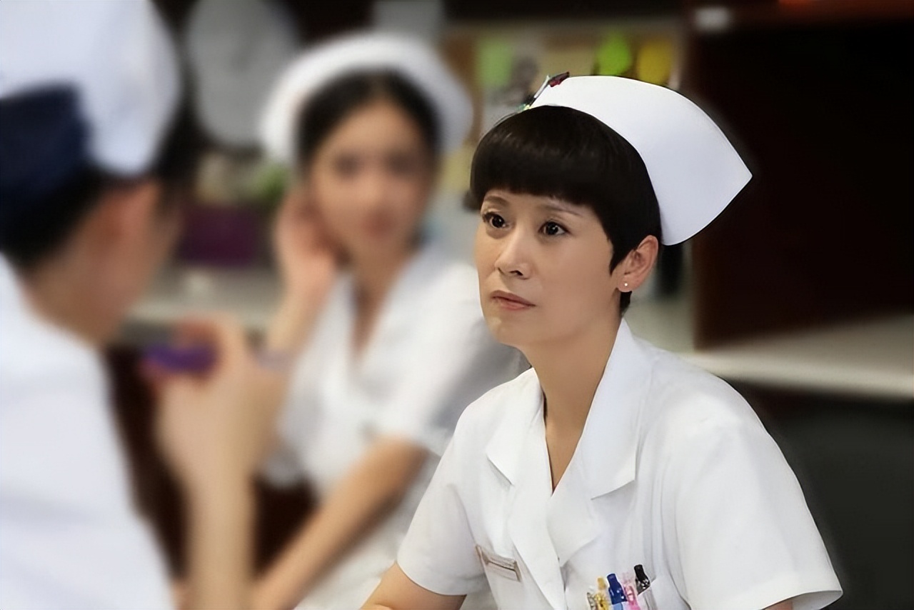 同样是演护士，把朱茵，张柏芝，赵丽颖放在一起，差别就出来了