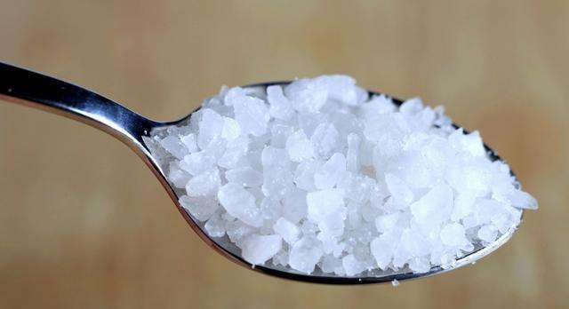 经常喝牛奶的人可以变白？关于传言中变白的这几种食物，别被骗了