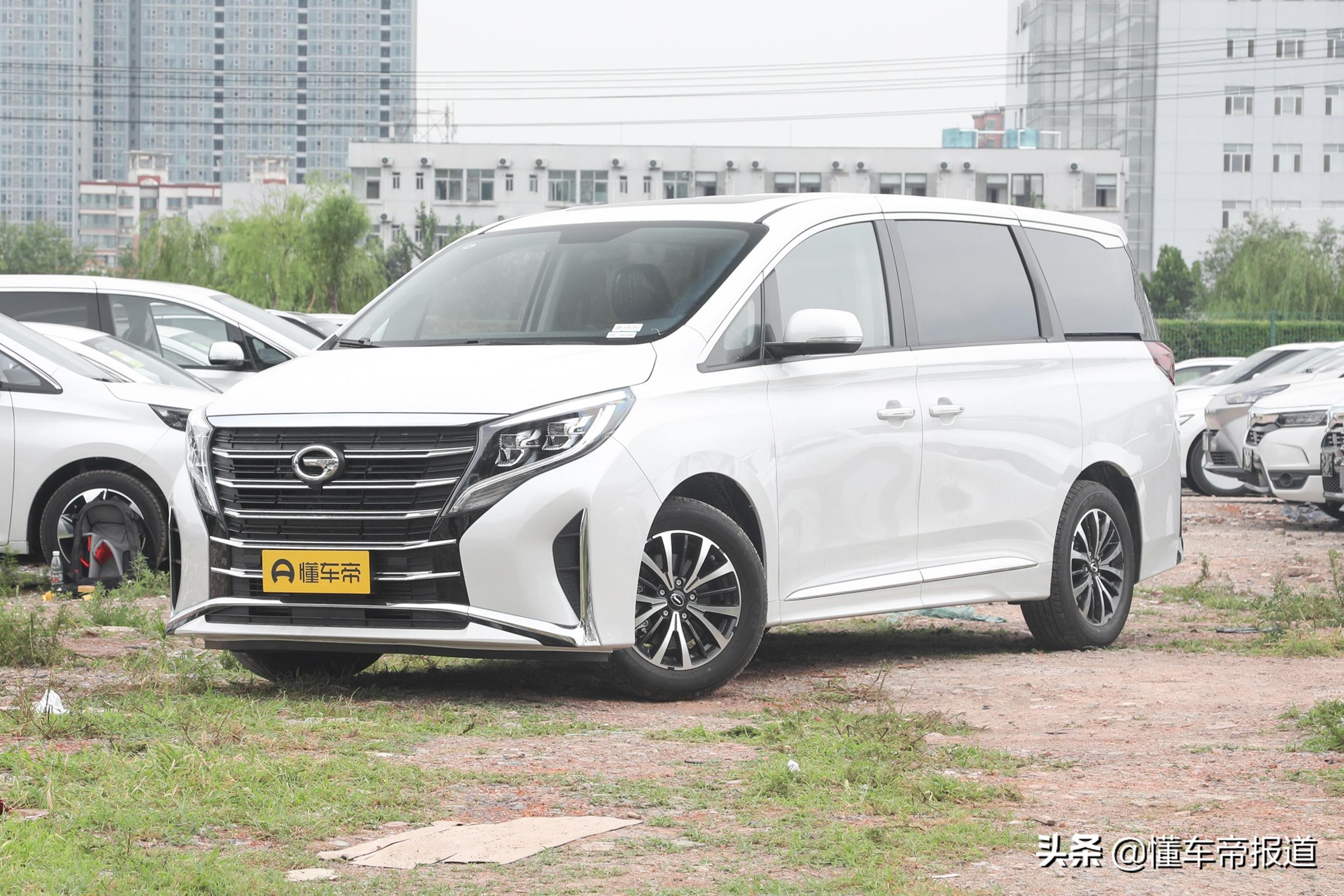 新车｜注重豪华感，主推新能源动力，广汽传祺全新M8值不值得期待