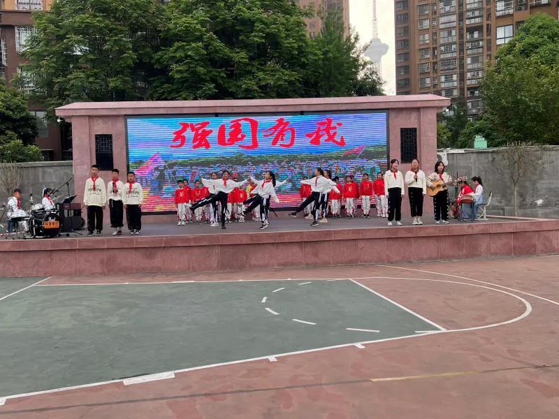 德阳市岷江东路逸夫学校开展主题教育读书月活动