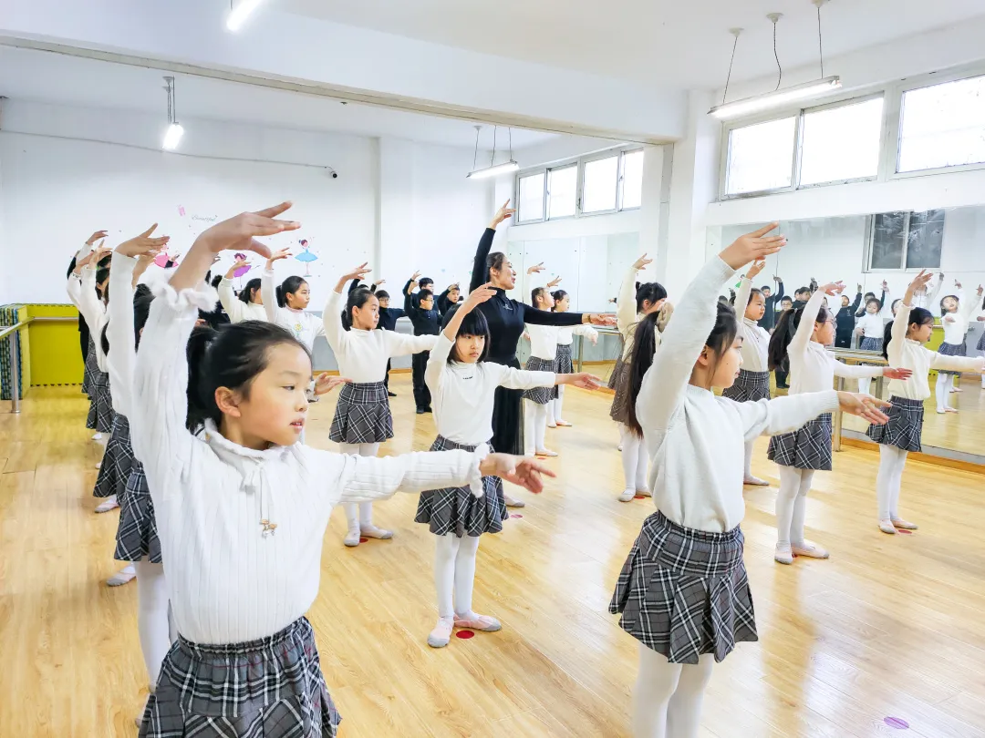 洛阳东方外国语学校招聘（同台竞技展风采）