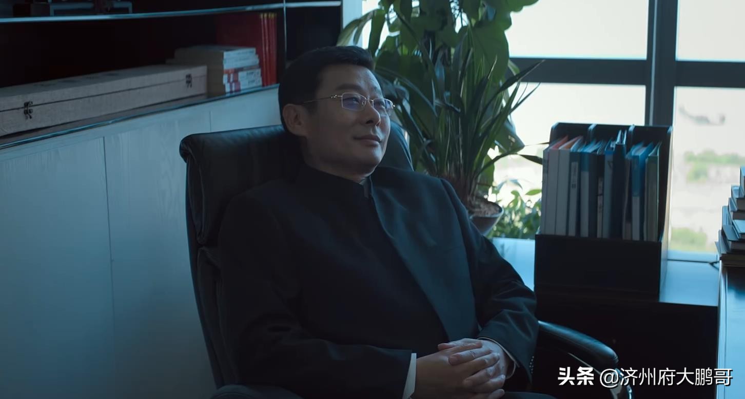 电视剧《庭外》：罗晋表现惊艳，李光洁李宗翰焦俊艳等人毫不逊色