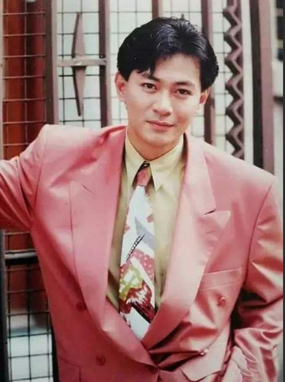 “高开低走”的7位港星，个个红极一时，却将一手好牌打得稀烂