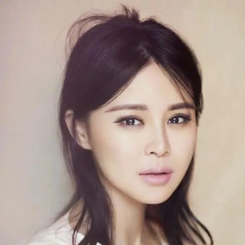 6位娱圈明星夫妻，从校服到婚纱，个个娶初恋，在一起最长40年