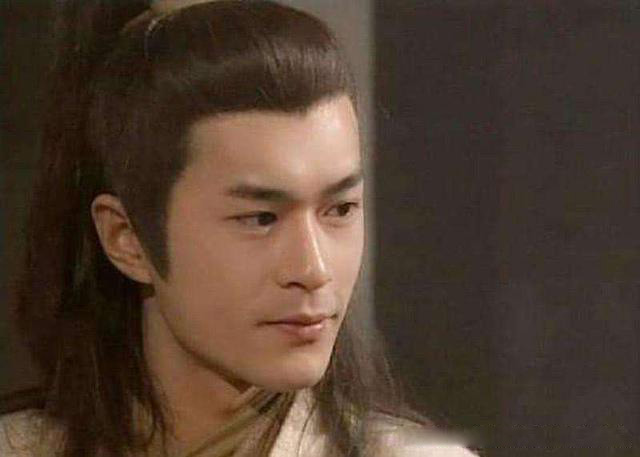 李莫愁被杨过抱住2次，为何都不杀他？原因藏在3个细节里