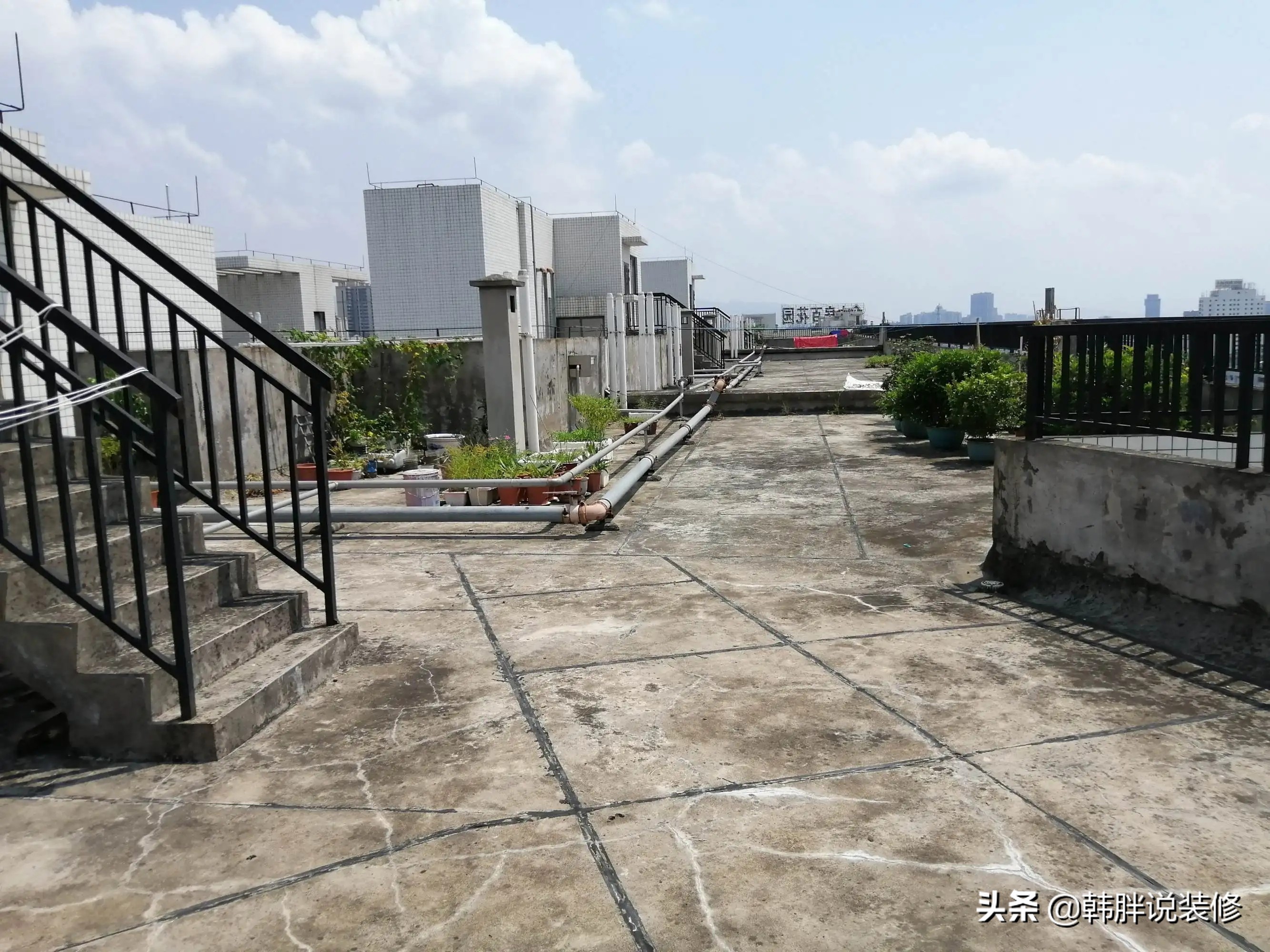 一楼住了3年，简直是苦不堪言，无奈搬到顶楼，生活得到极大改善