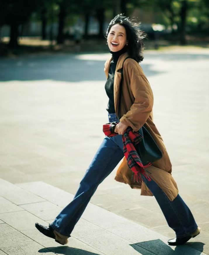 被热捧的“大女人风”，为什么成为王者？日杂笑颜穿搭，惊艳高级