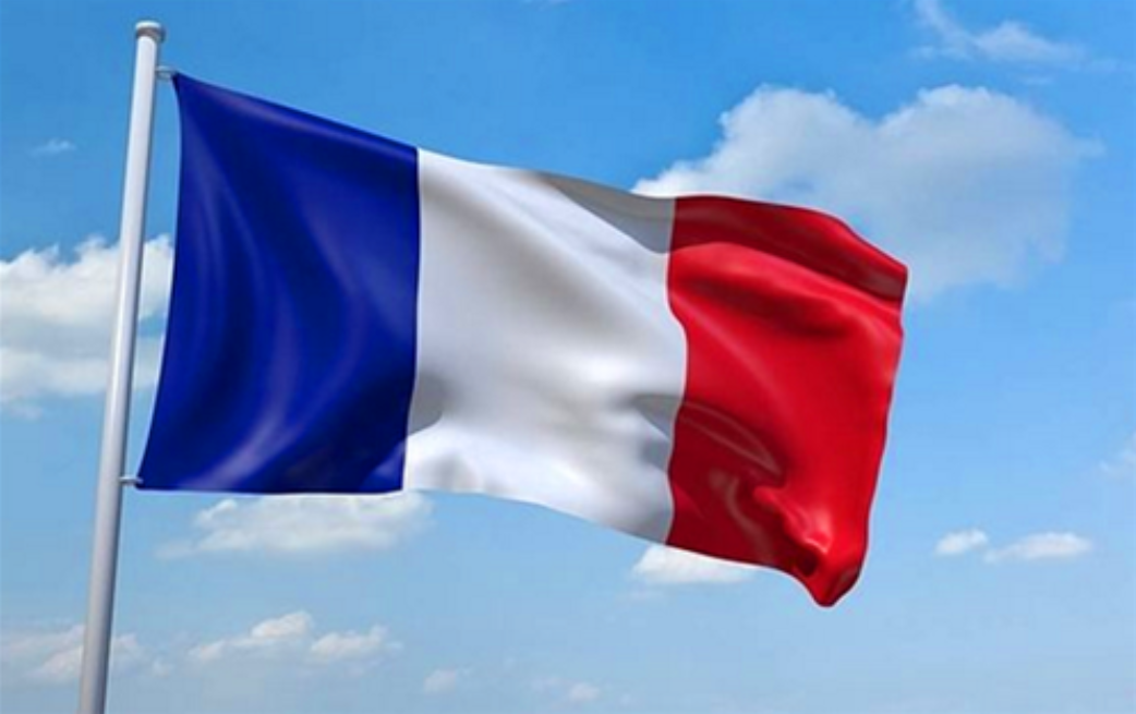 世界上唯一用白旗当国旗的国家,沿用百年,如今是联合国五常之一