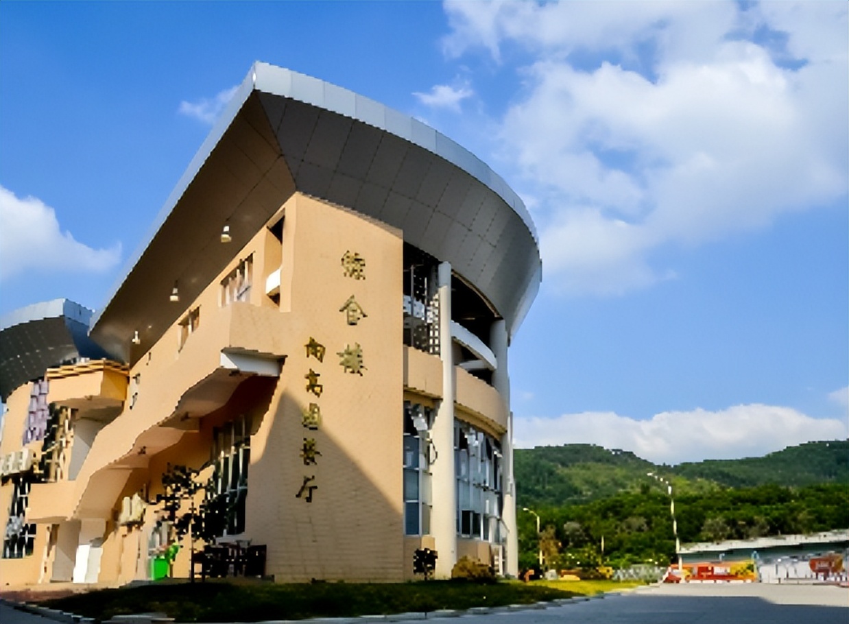 踩在了“政策风口上”的5所大学，大多二本招生，录取分数不高