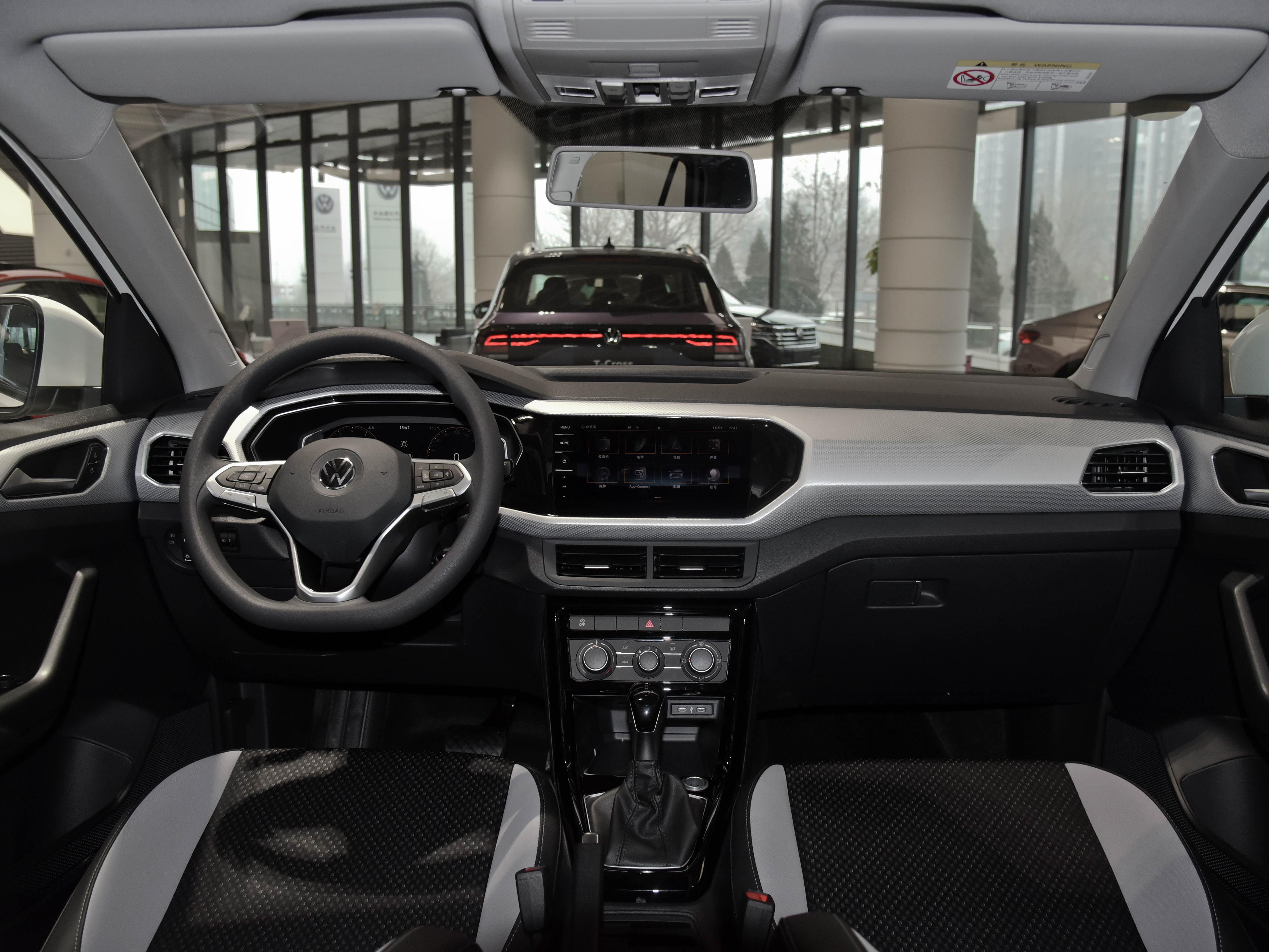 精致的小suv,价格不高,销量不错,实拍探影