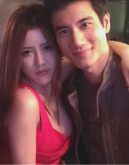 By2妹妹卷入王力宏出轨事件，当事人深夜报警，李靓蕾再反击