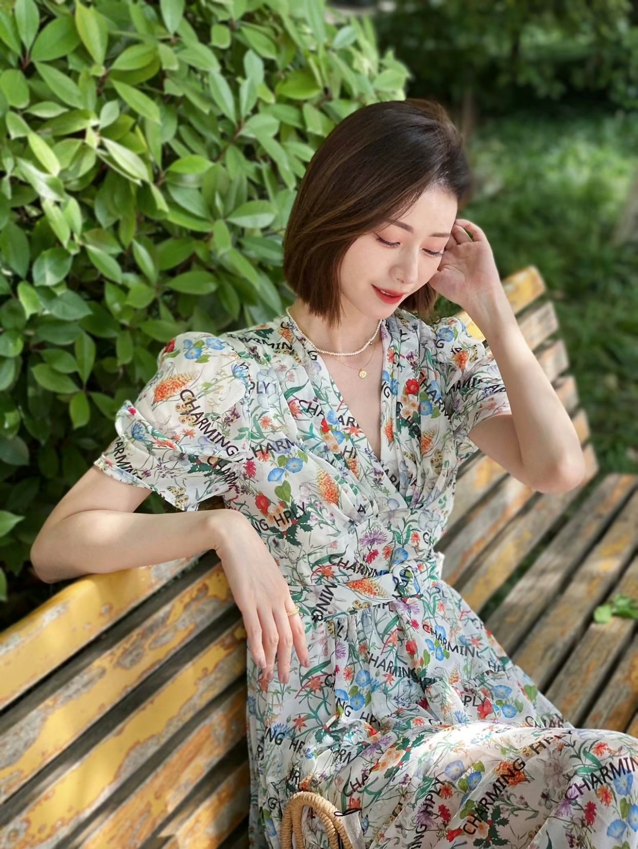穿裙子怎么拍照才好看？幾個經(jīng)典好看的姿勢，拍出優(yōu)雅氣質(zhì)淑女風(fēng)