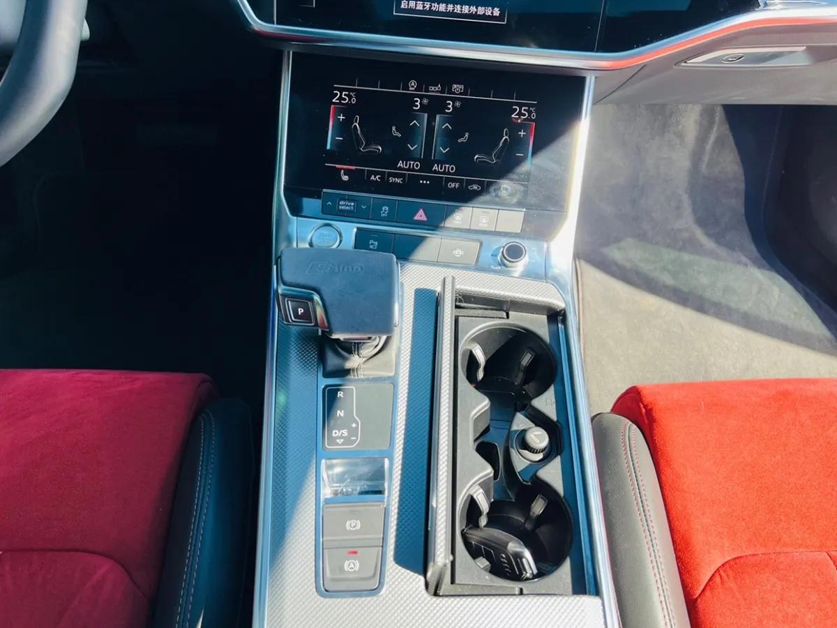 40万的四缸奥迪A6和60万的六缸A6有多大差距？开一下才清楚