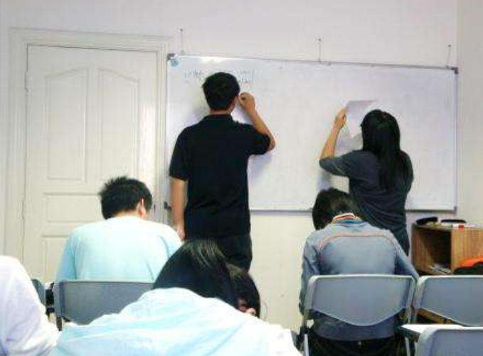 到了高三后半段才明白，补课和不补课的差距，幸好自己选对了