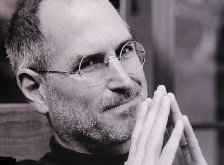 乔布斯56岁去世：抗癌8年花3亿，早期拒绝手术，想“饿死”癌细胞