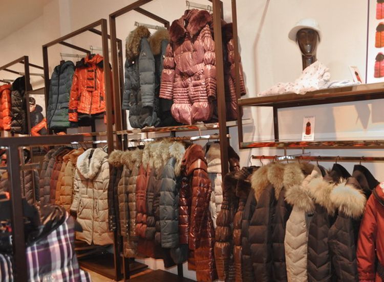 买羽绒服,选择网购还是线下实体店?听听过来人的经验,别被坑了