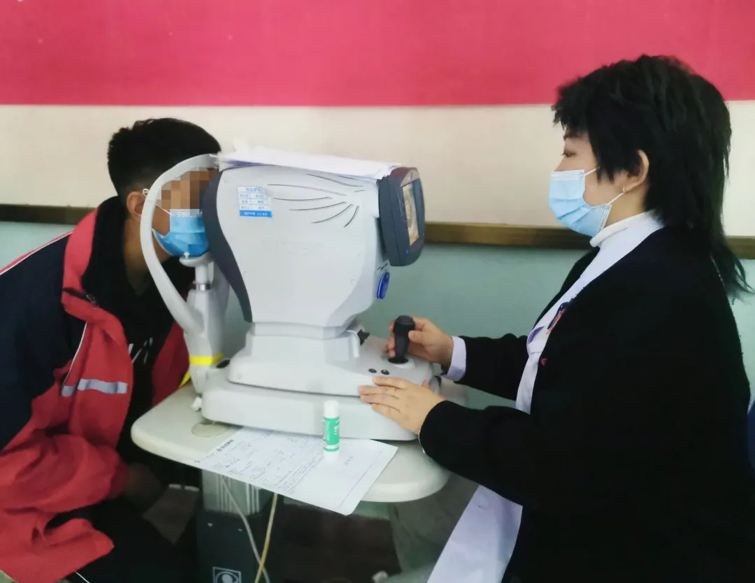 “爱眼护眼公益行”甘肃中医药大学第四附属医院 甘肃宝石花医院视力普查进校园