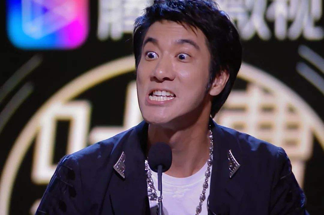王力宏仍未道歉，臺媒圍堵隔離酒店，催促他盡快回應(yīng)