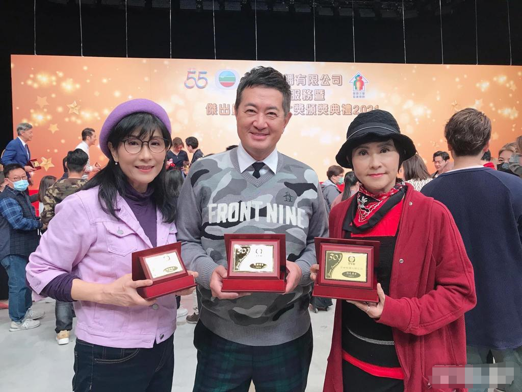 祝文君举行送别仪式！众星送花圈悼念，隐瞒病情两年独自在家吐血