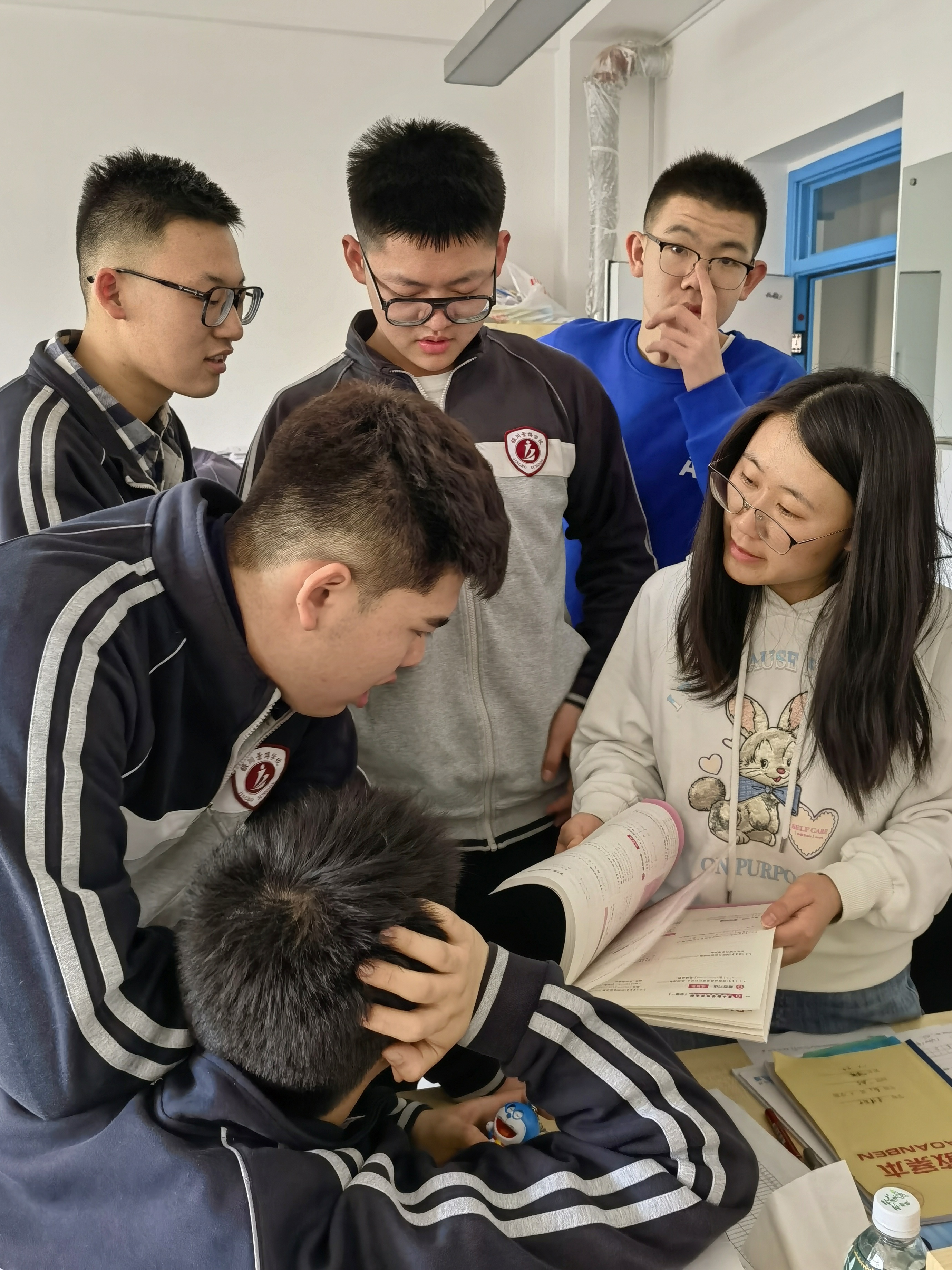 校园春色满园，给孩子们欢乐和希望