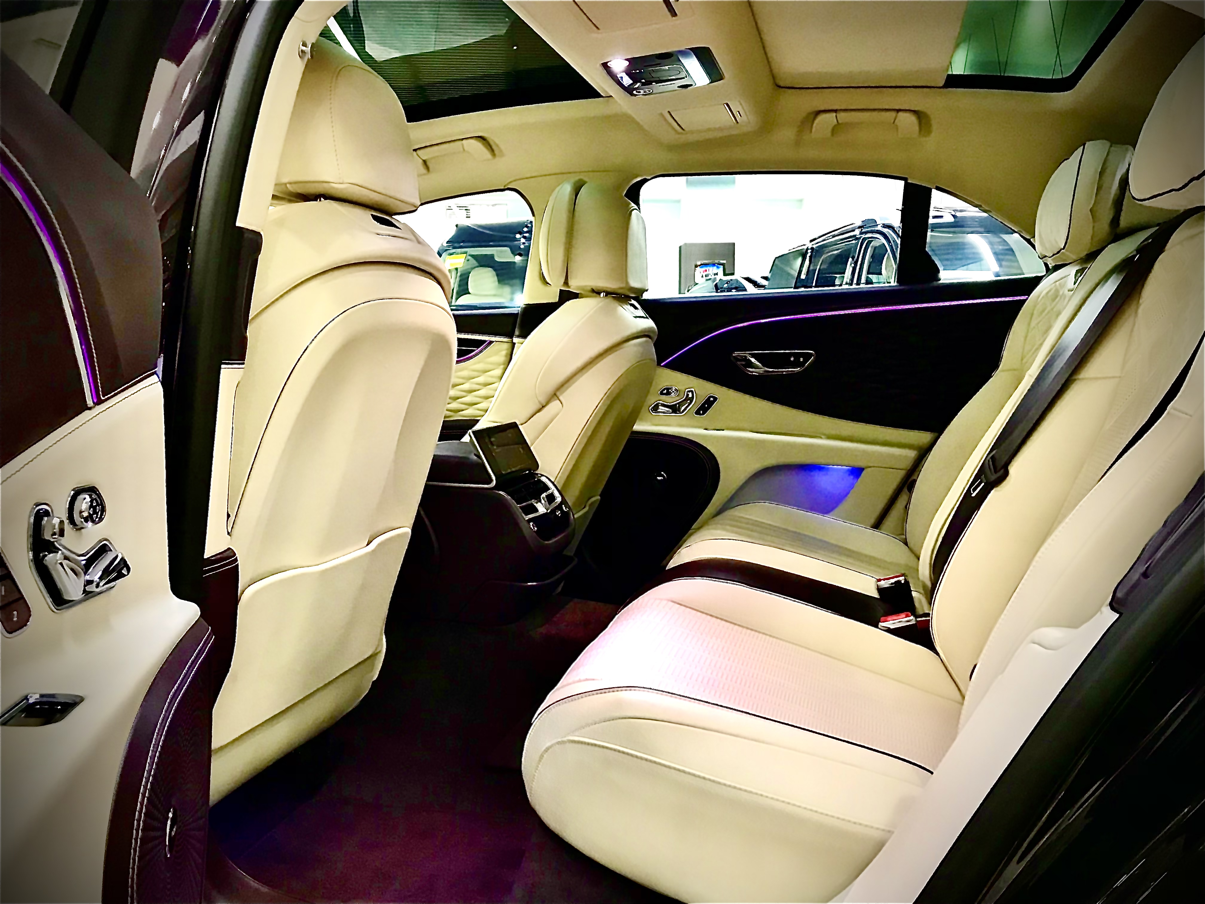 时尚商务跑车宾利飞驰绚烂的紫色美不优惠中