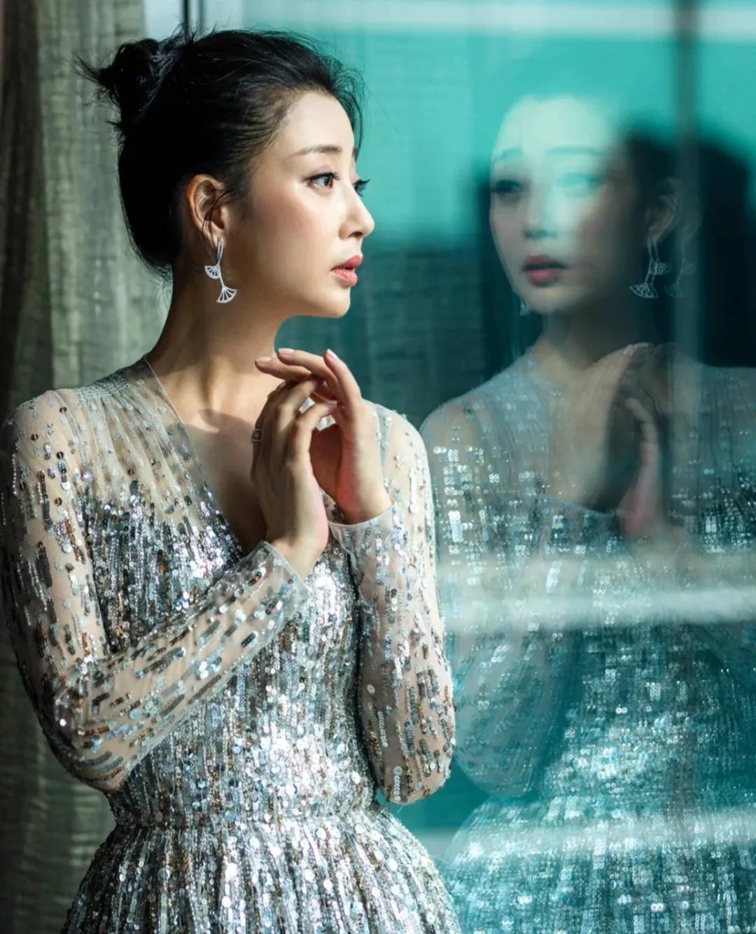 气质绝绝子的殷桃，太美了