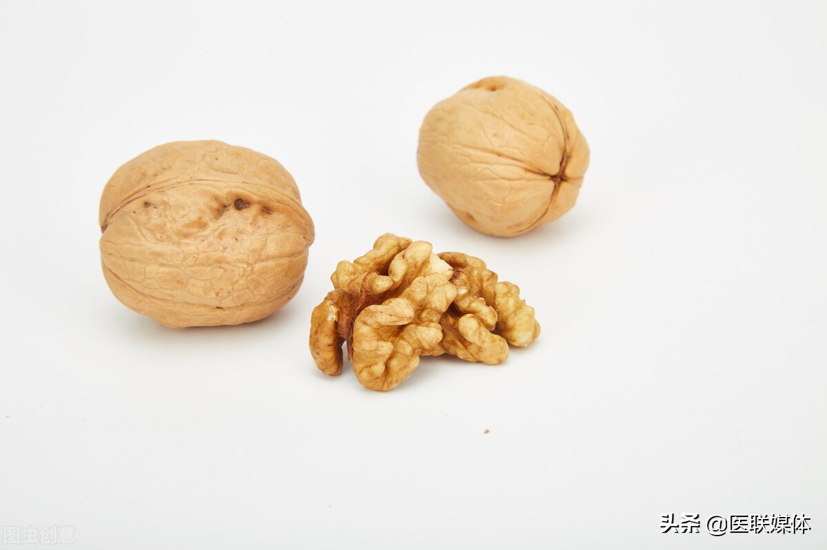 记性越来越差了？这4种食物是“补脑高手”，可以常吃