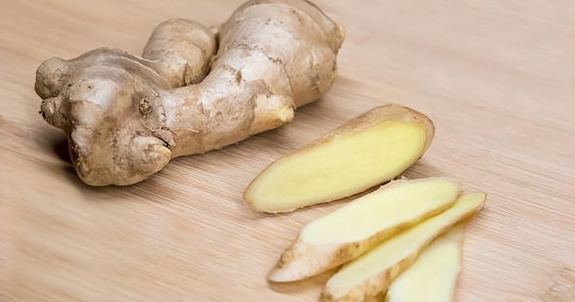 吃姜不去皮 吃错伤自己 生姜要不要去皮 尽量别做错 天天看点