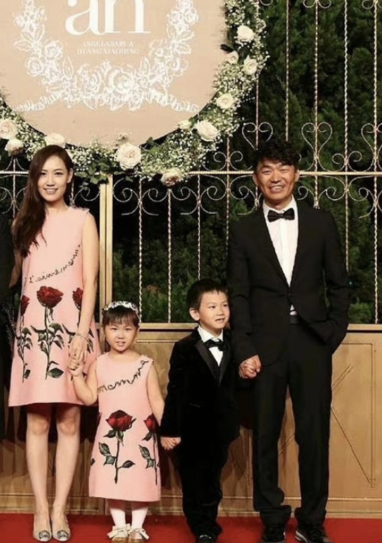 发现华点！黄晓明baby离婚，7年前参加婚礼的明星嘉宾已分了6对