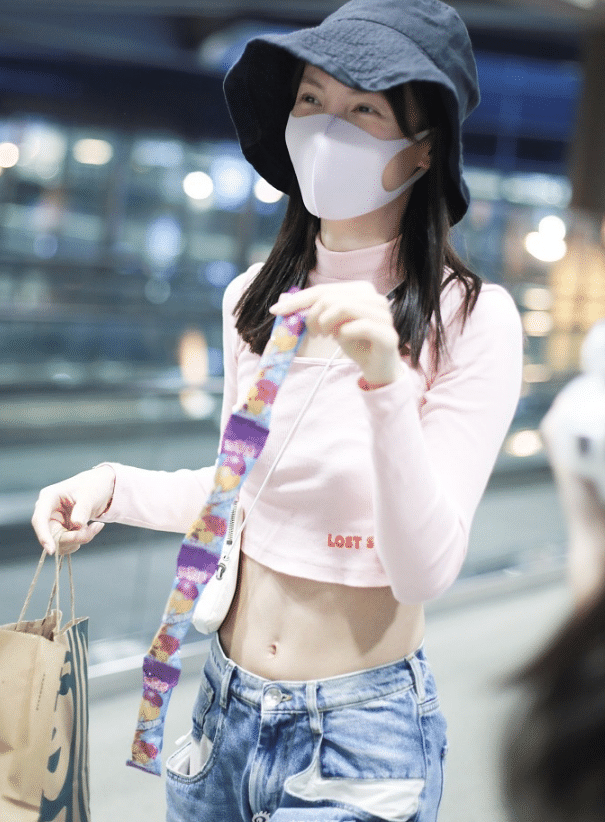 瘦到病态、整容成瘾，痴迷于少女人设，内娱的畸形审美太可怕