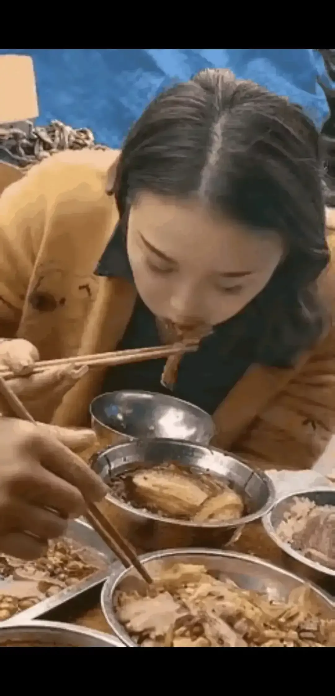 云南农村姑娘结婚事件(云南农村的一个闺蜜结婚，回去吃酒席)