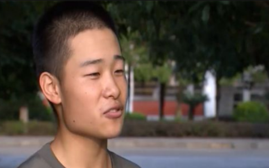 5年前，高考620分，在工地收到录取通知书的甘肃男孩，后来如何？