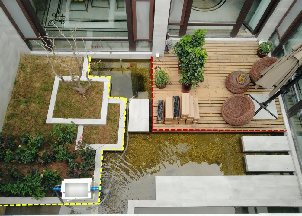 院子再小也要造个水景，鱼池上面架玻璃，人在上面走，鱼在下面游