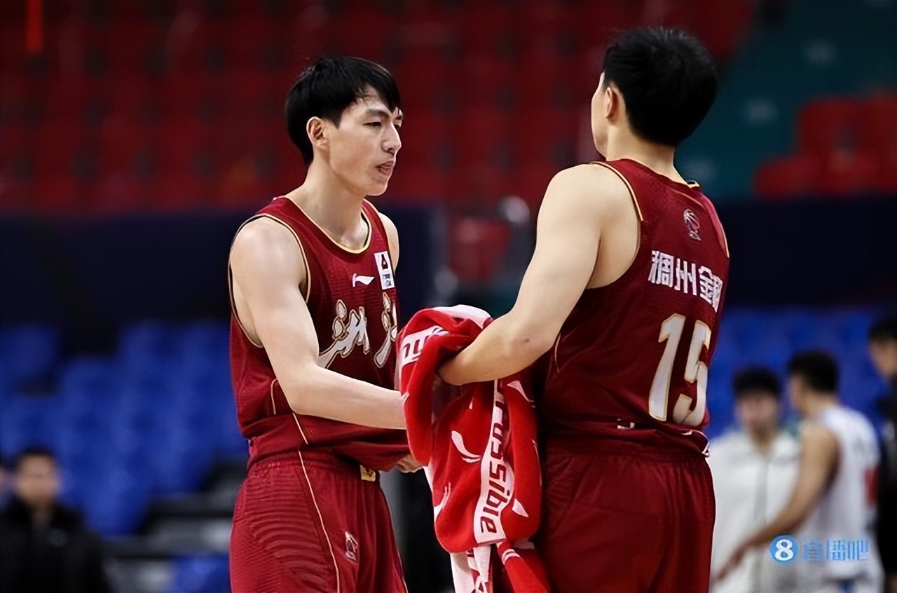 马尚为什么签下nba训练师(马尚能打比赛了，一人火线驰援中国男篮，浙江队引进两个训练师)