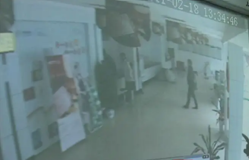 2011年，陕西男子收到与不知名女子裸照，警方查出系列民生大案